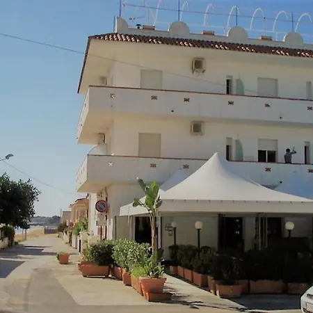 Hotel Noto Marina Beach 3*